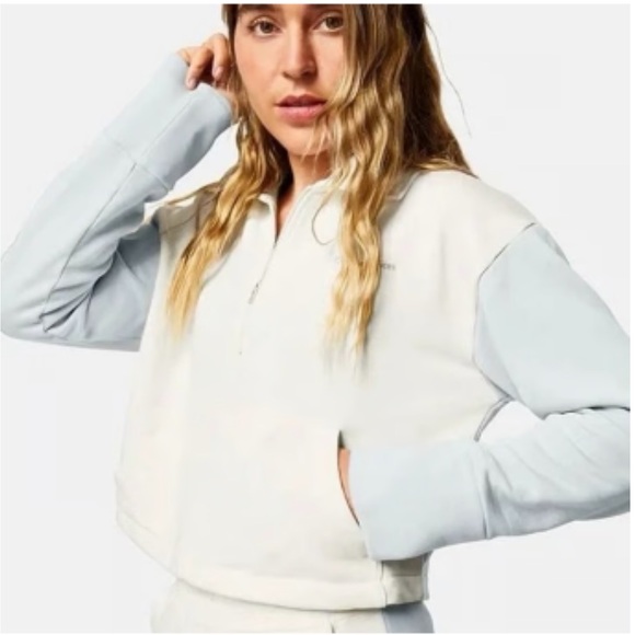 Outdoor Voices Tops - OUTDOOR VOICES Boxy Cropped Quarter Zip Sweatshirt Ivory Blue Medium 6423